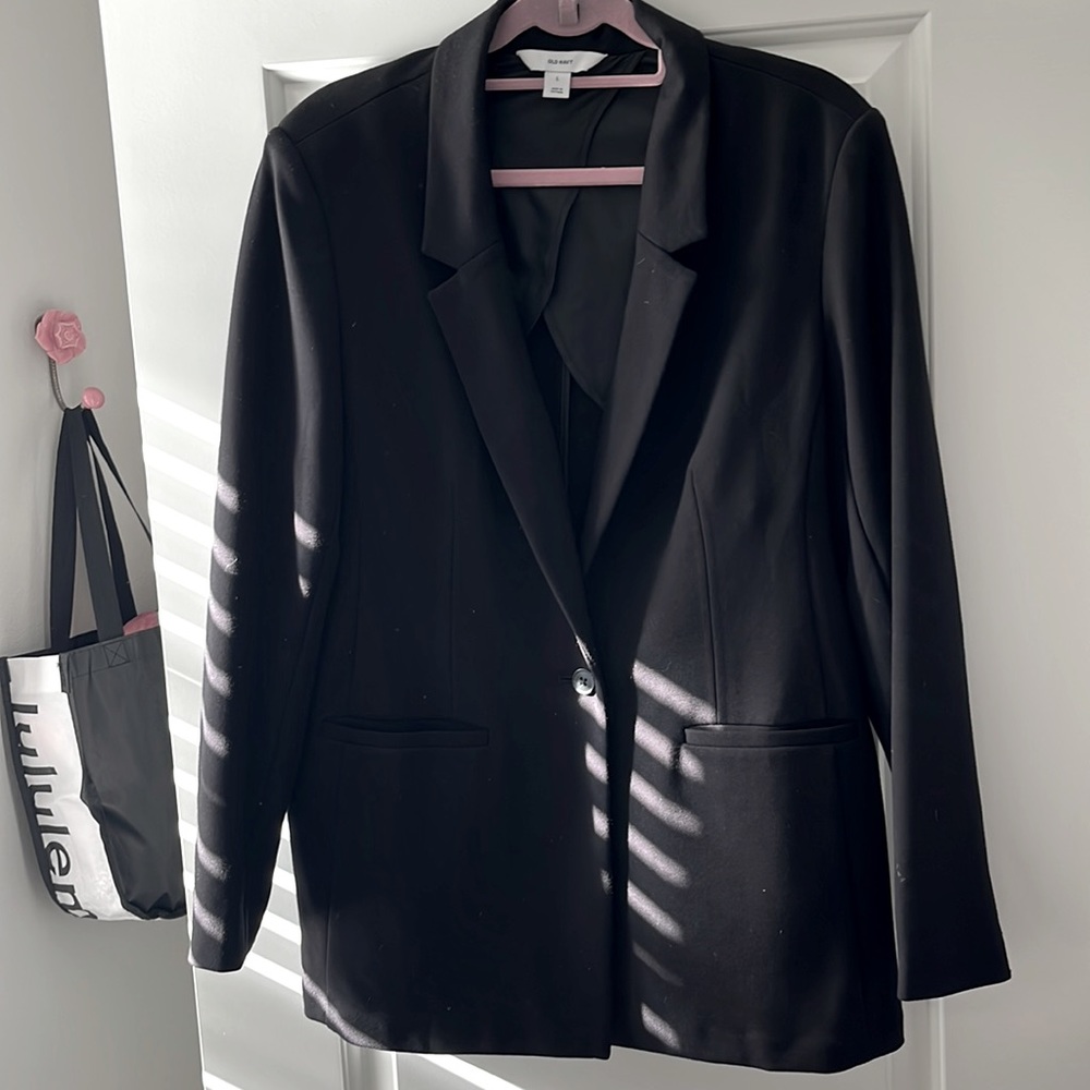 NEVER WORN: LARGE BLACK BLAZER FROM OLD NAVY